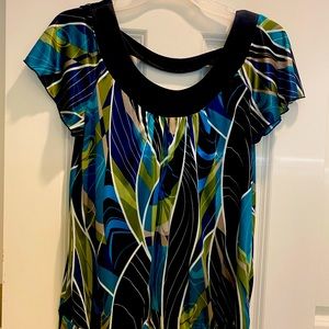 I.N. Studio Butterfly Sleeve Top. Sz Small